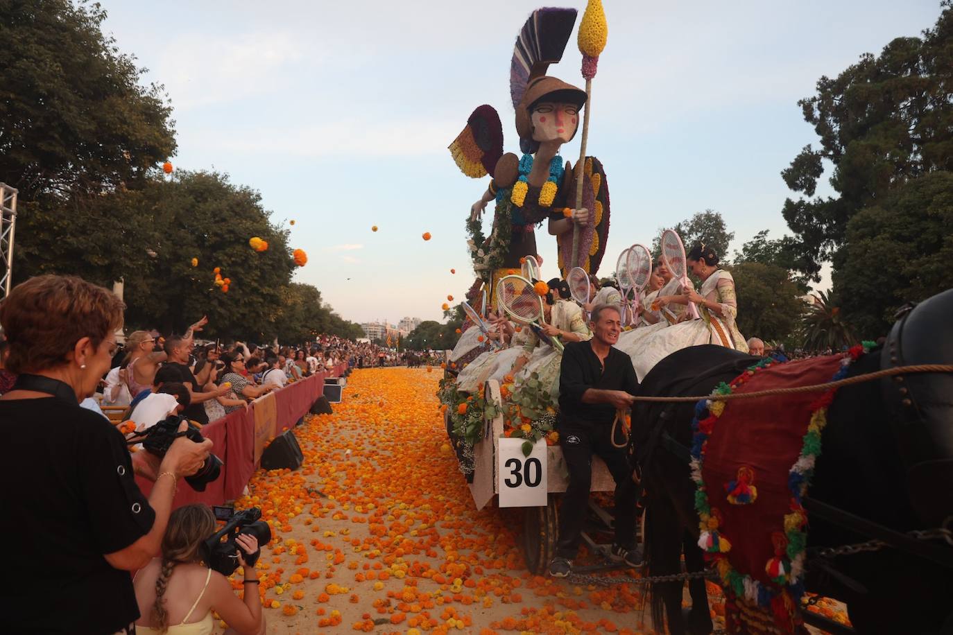 Fotos: La Batalla de Flores pone punto y final a la Feria de Julio