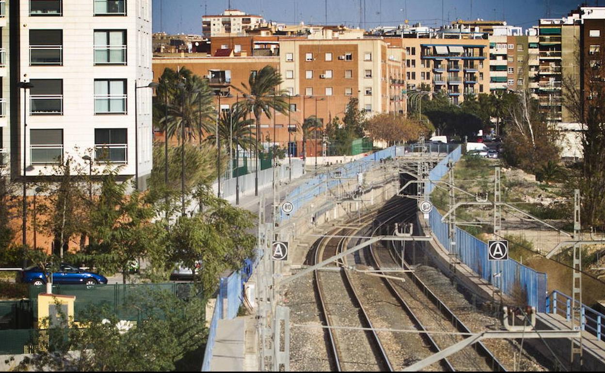 Acceso al túnel de Serrería desde la avenida de Francia. 