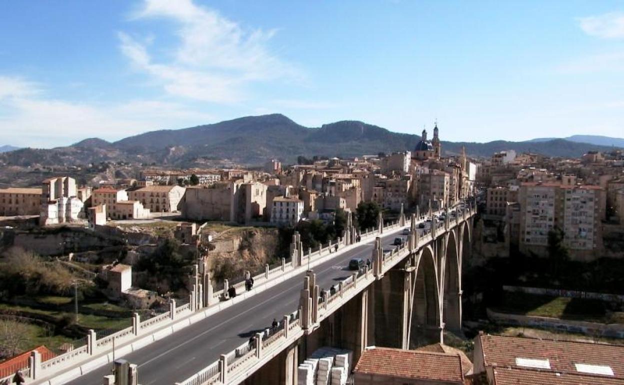 Panorámica de Alcoi desde el Puente de Sant Jordi. 