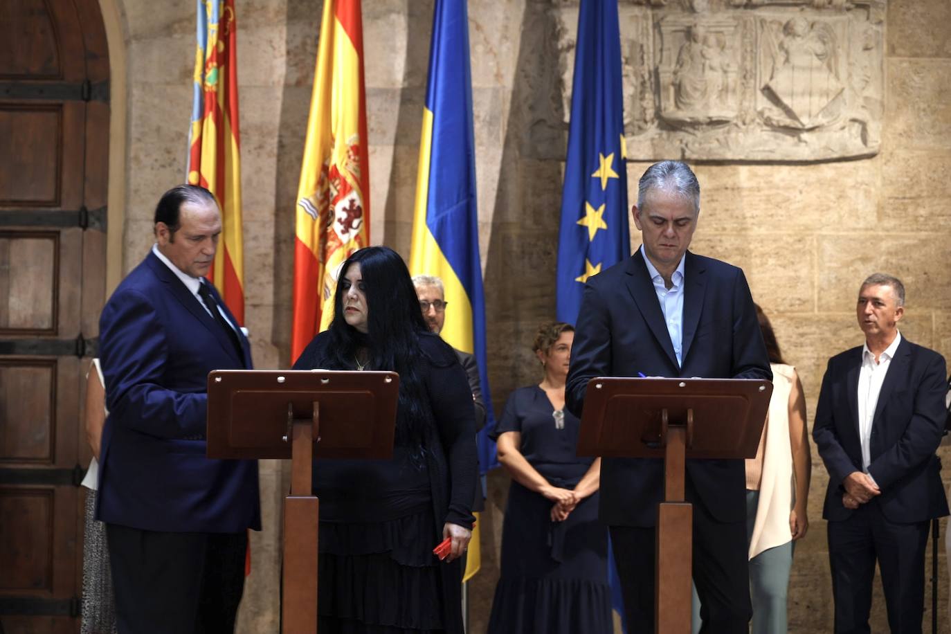 Fotos: La sociedad valenciana despide a Santiago Grisolía