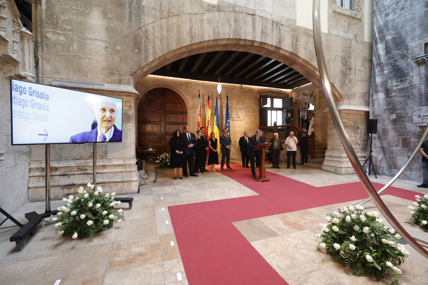 Fotos: La sociedad valenciana despide a Santiago Grisolía