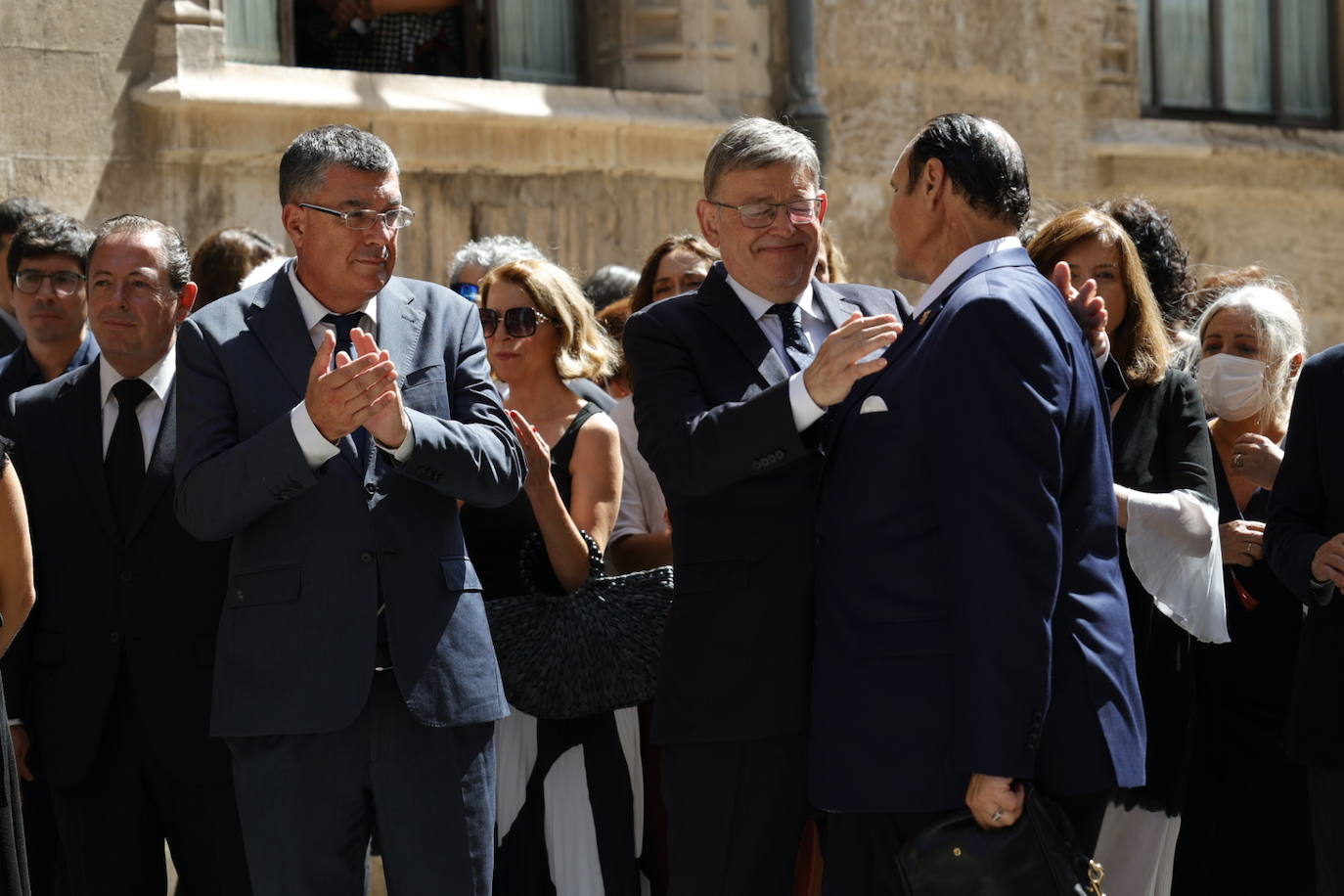 Fotos: La sociedad valenciana despide a Santiago Grisolía