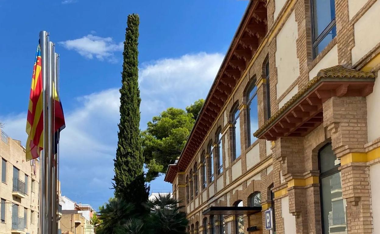 La fachada del ayuntamiento. 