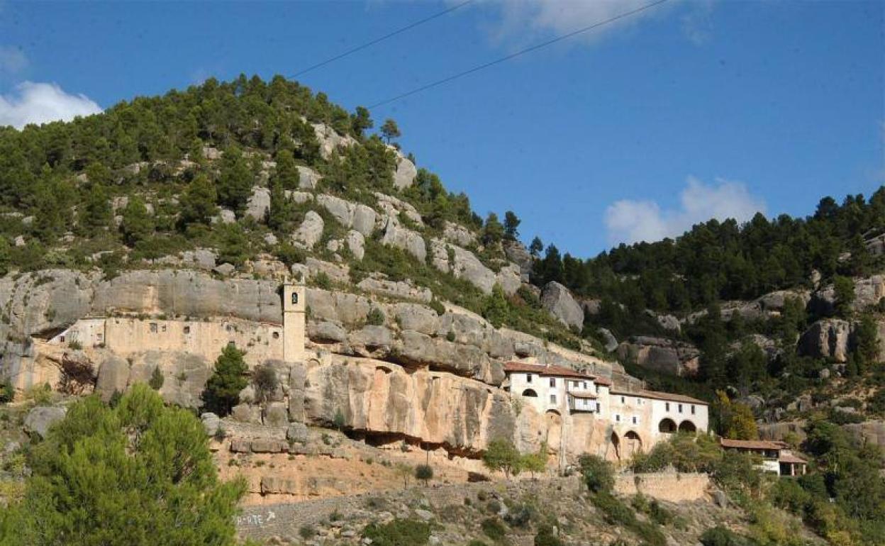 Vista panorámica del Santuario de la Virgen de la Balma.