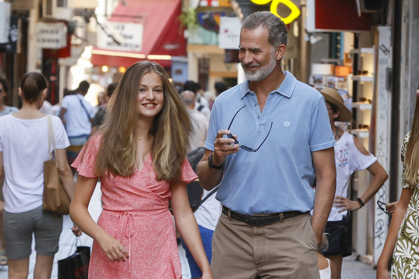 Fotos: La familia Real, de paseo sorpresa por las calles de Palma