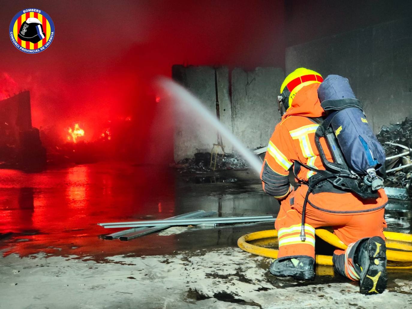 Fotos: Incendio industrial en Quart de Poblet