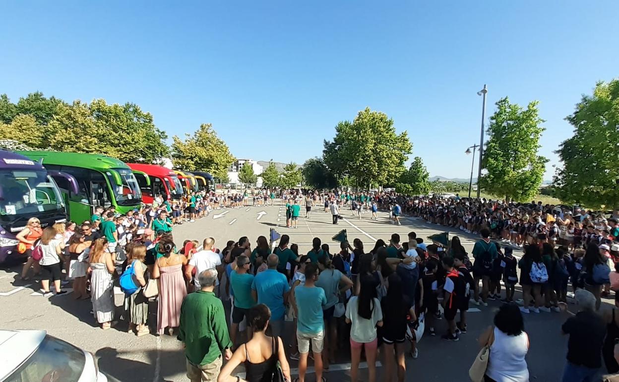 Jóvenes participantes en los campamentos de verano. 