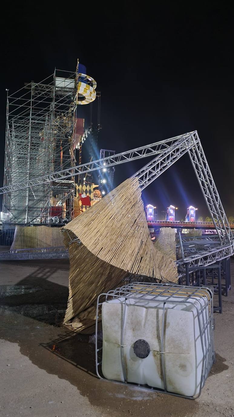 Fotos: Caos en el festival Medusa tras la caída de parte del escenario por fuertes ráfagas de viento