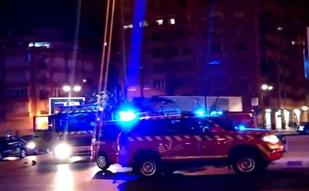 Los bomberos, en la estación del Cabanyal. 