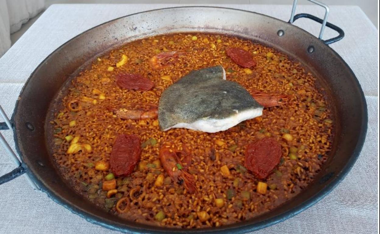 Restaurante La Ferrera de Pinedo | El rodaballo en la paella