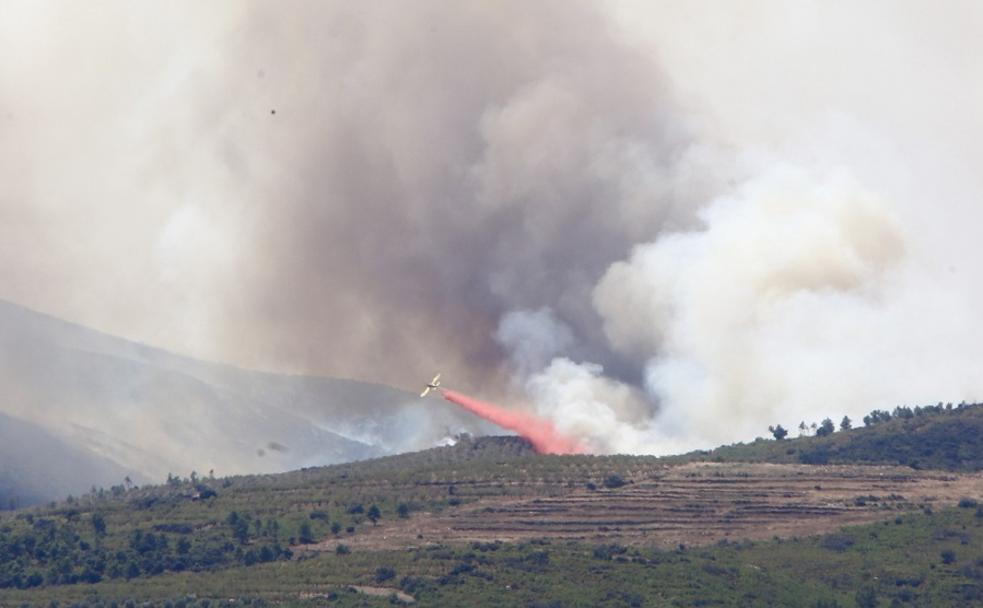 Confinada la población de Alcublas por el avance del incendio de Bejís hacia el sur