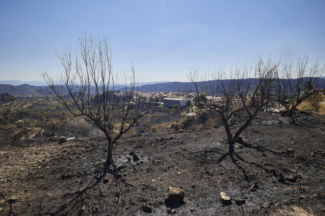 Fotos: El regreso de los vecinos de Bejís a sus casas tras el incendio