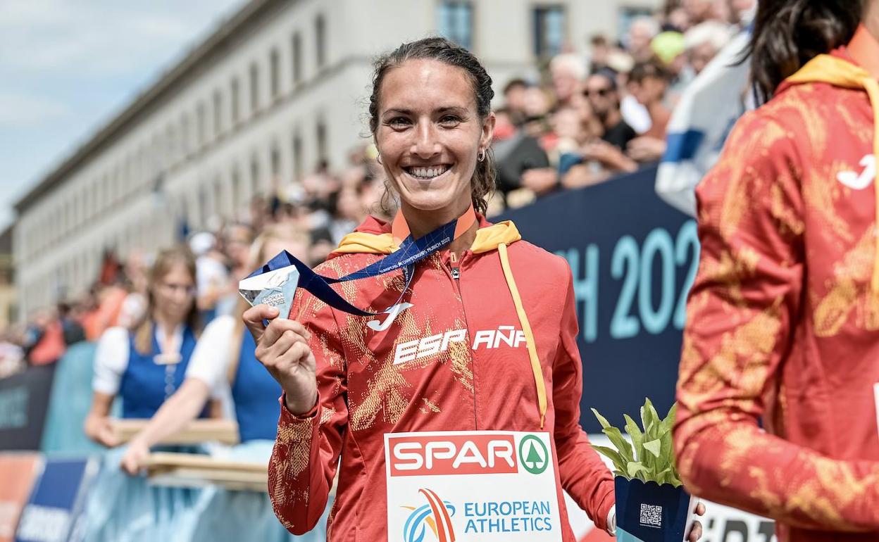 Laura Méndez, con la medalla de plata cosechada en el europeo de Múnich. 