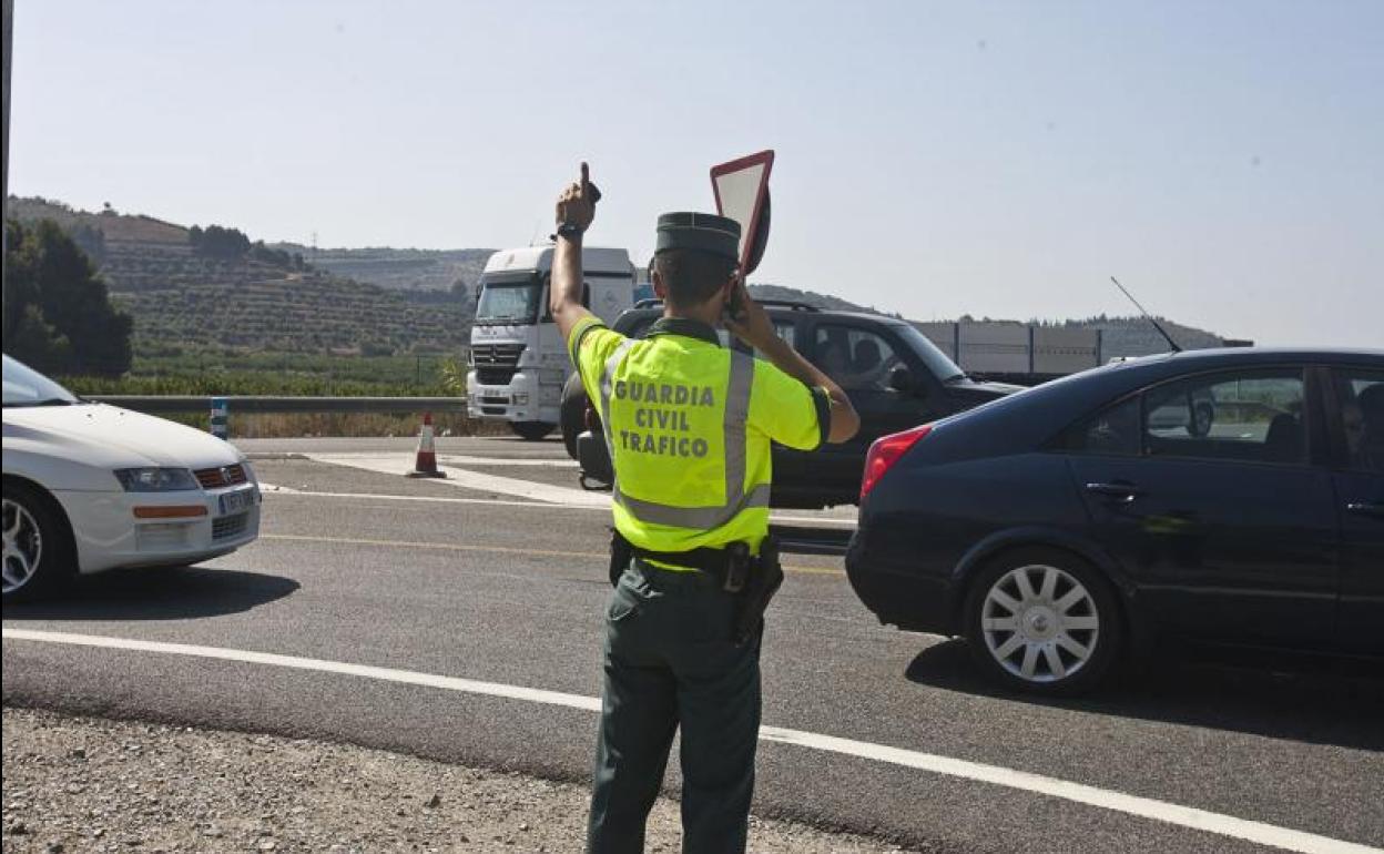 DGT: multas de tráfico de 1.000 euros | La multa de 500 euros que la DGT ha puesto a 3.105 conductores en 7 días