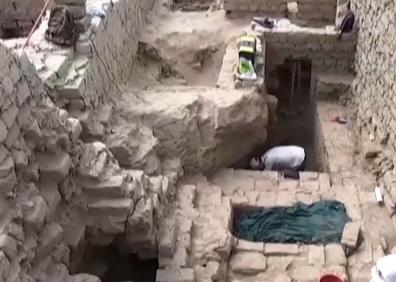 Imagen secundaria 1 - Precio del oro | Hallan un tesoro arqueológico con joyas de oro y turquesa de 1.000 años