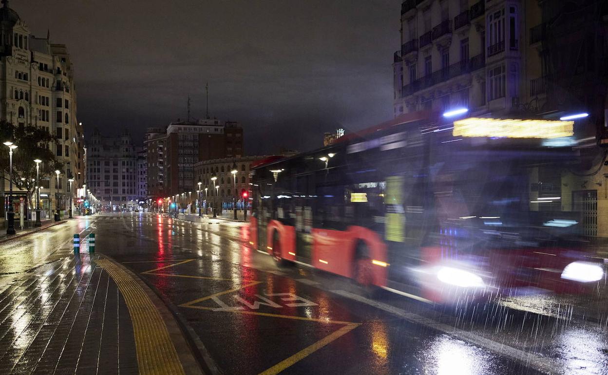 Valencia en una noche de lluvia