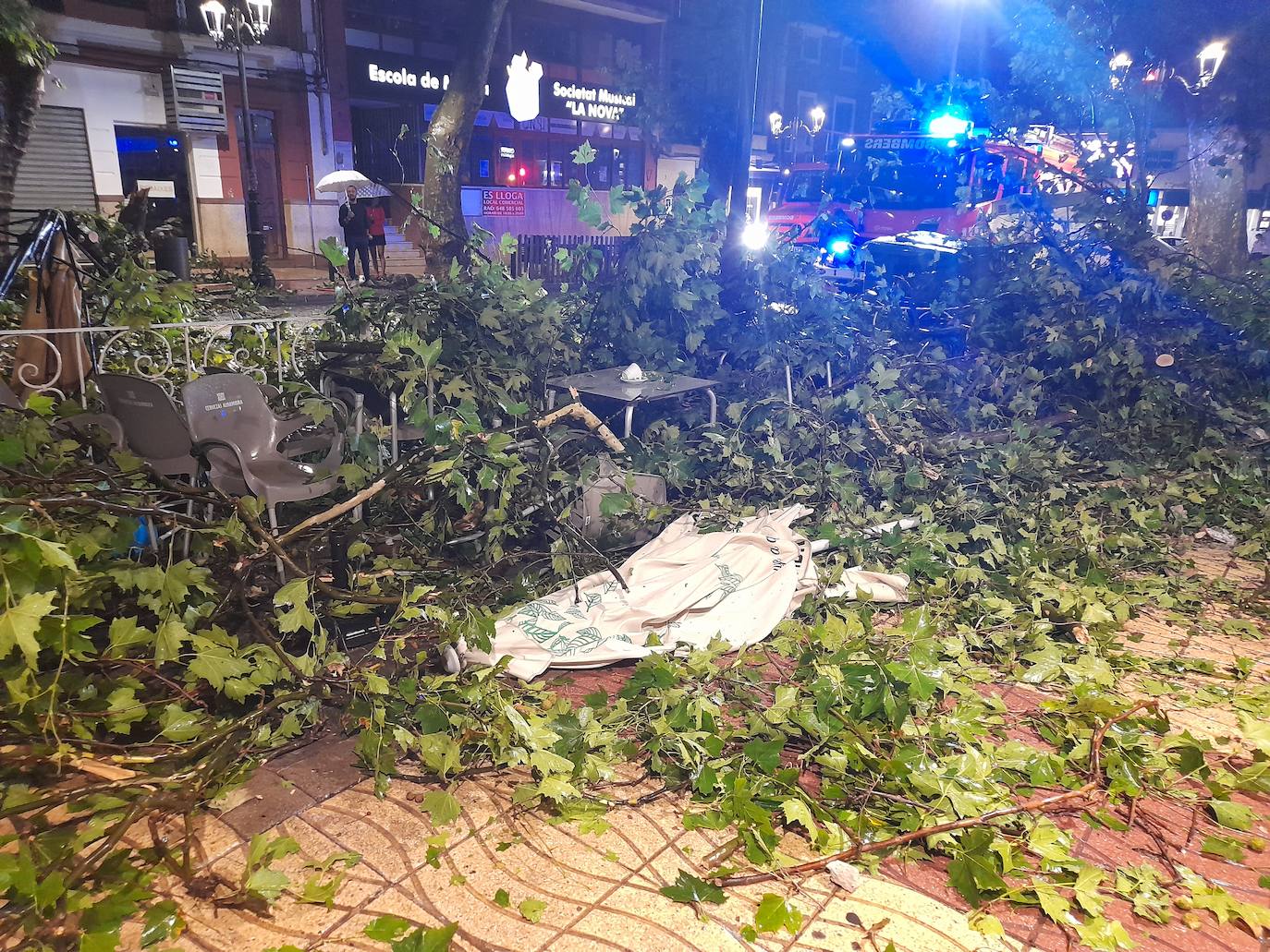 Fotos: Efectos del temporal de lluvia y viento a su paso por Xàtiva