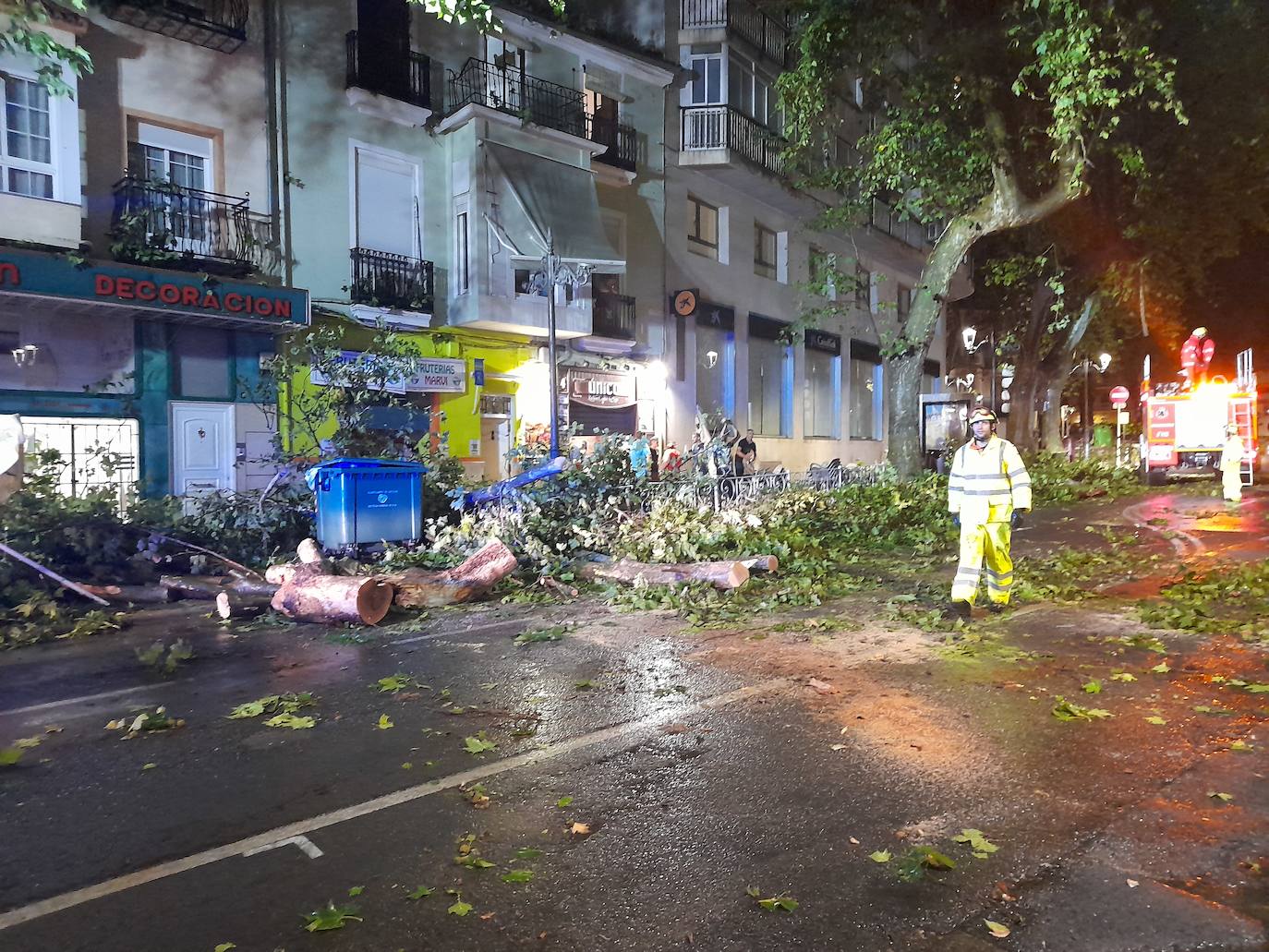 Fotos: Efectos del temporal de lluvia y viento a su paso por Xàtiva