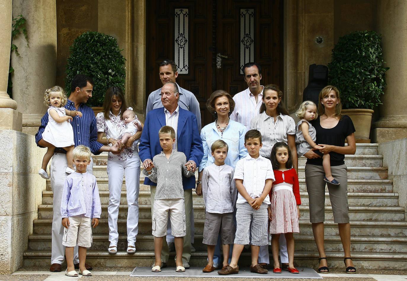 Año 2008 | La Familia Real al completo en Marivent, durante sus vacaciones de verano.