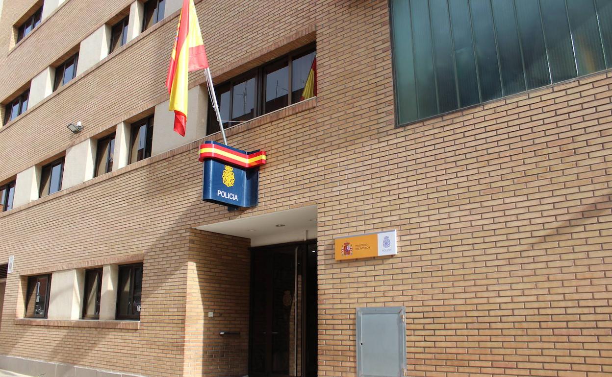 Tráfico de drogas | Dos detenidos tras desmantelar una plantación de marihuana en la azotea de una vivienda de Alzira