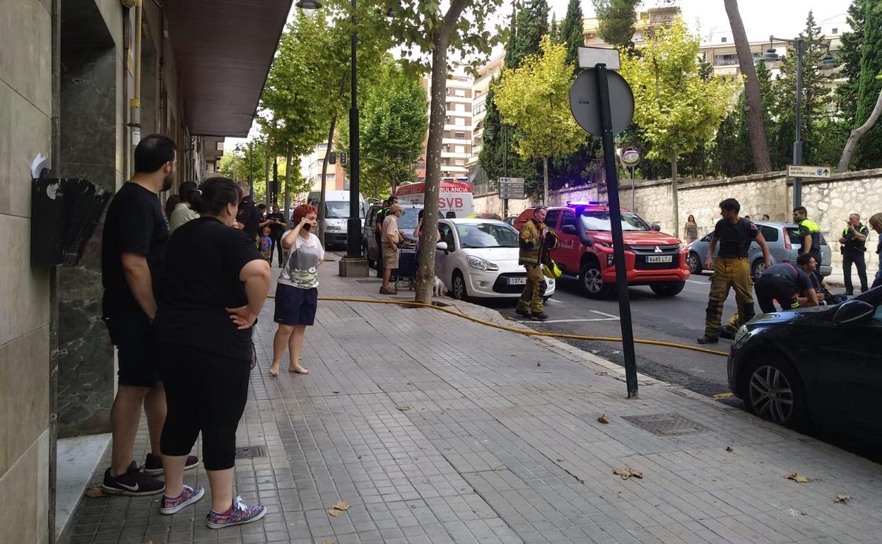 El fuego se originó en el número 31 de la calle Oliver. 