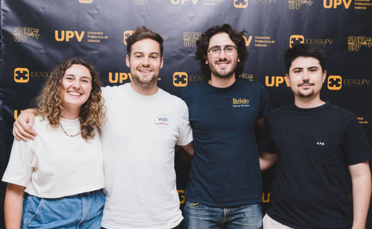 El equipo de Agrari: Ludivine Ratel (CMO), Jesús Deusa (CEO), Jaume Merino (COO) y Arturo Sánchez (CTO). 