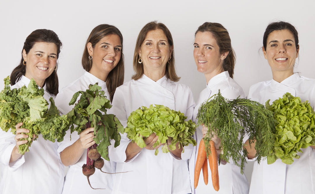 Carmen Noguera y sus hijas María, Paula, Aurora y Rocío de Miguel.