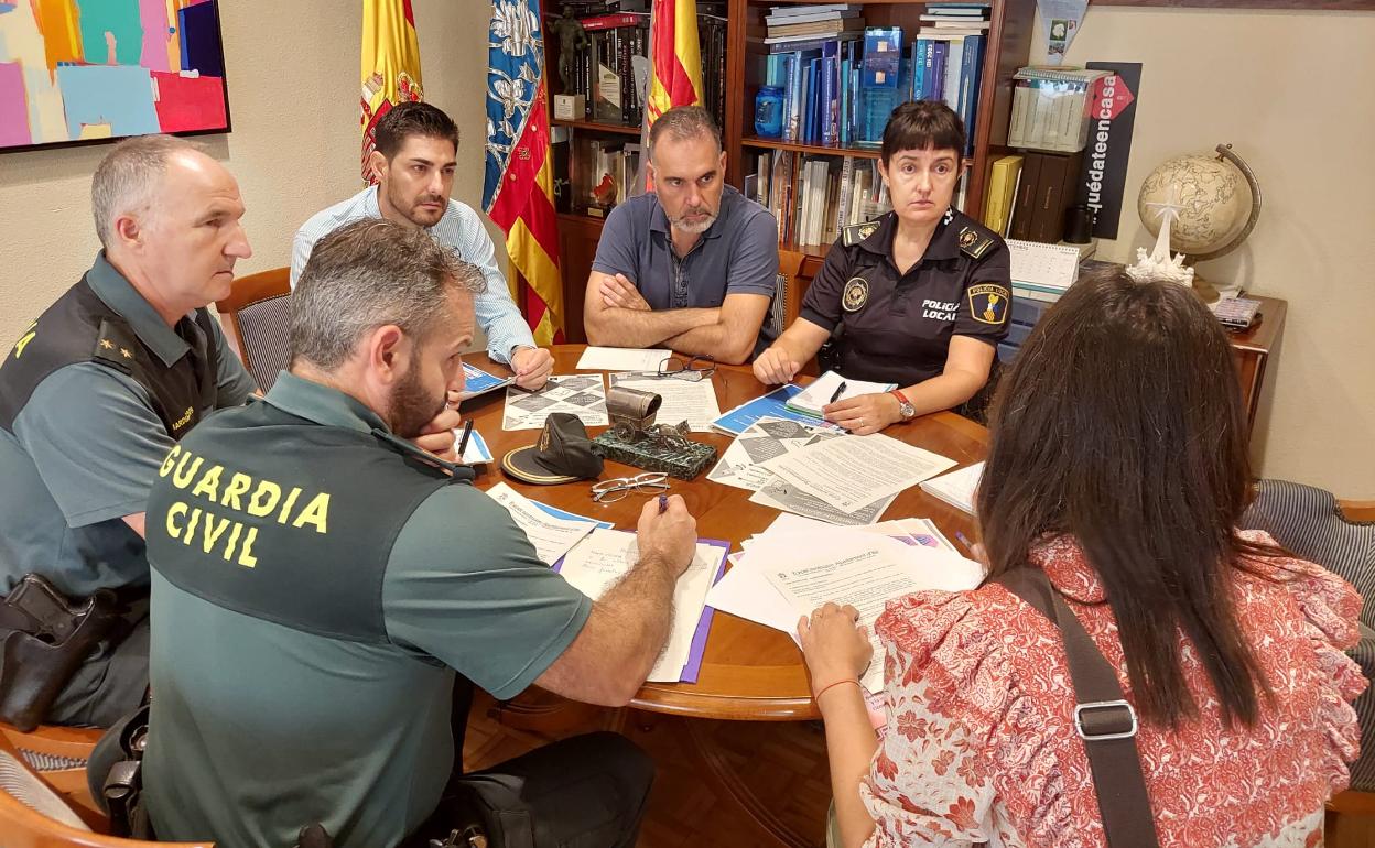 Junta de Seguridad Local celebrada este martes en el Ayuntamiento de Ibi. 