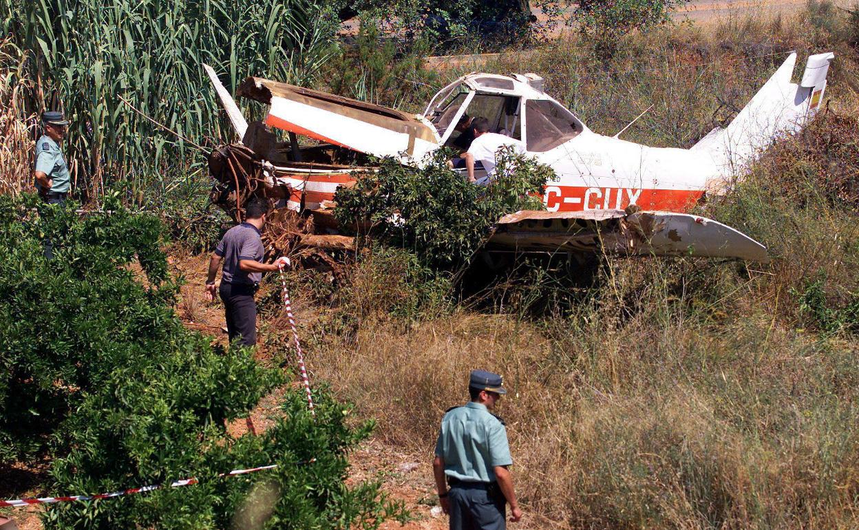 Imagen de archivo de una avioneta estrellada en un campo de Torres Torres. 