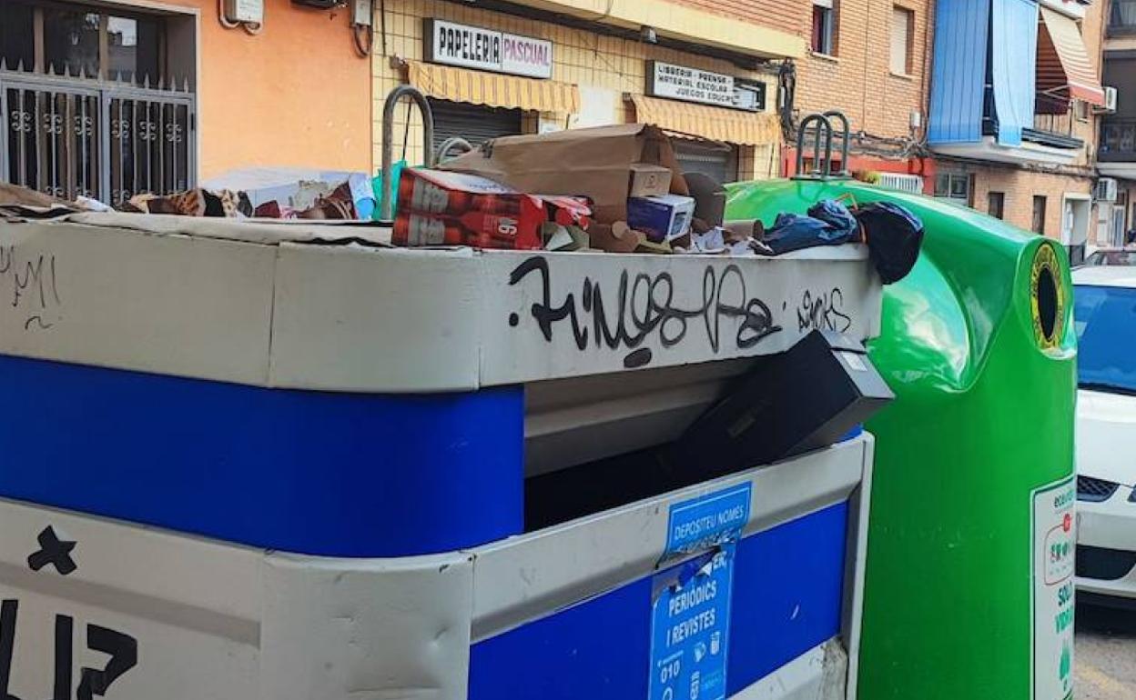 Un contenedor con residuos. 