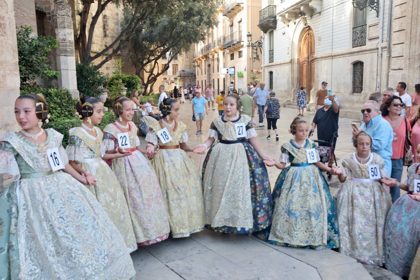 Fotos: Valencia ya busca a sus próximas falleras mayores infantiles en 2023