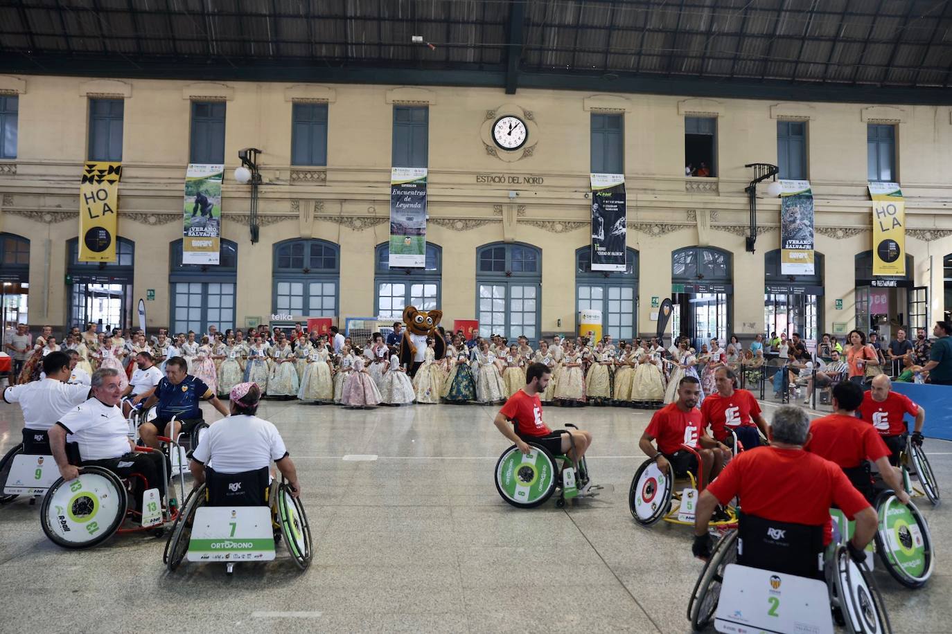 Fotos: Valencia ya busca a sus próximas falleras mayores infantiles en 2023