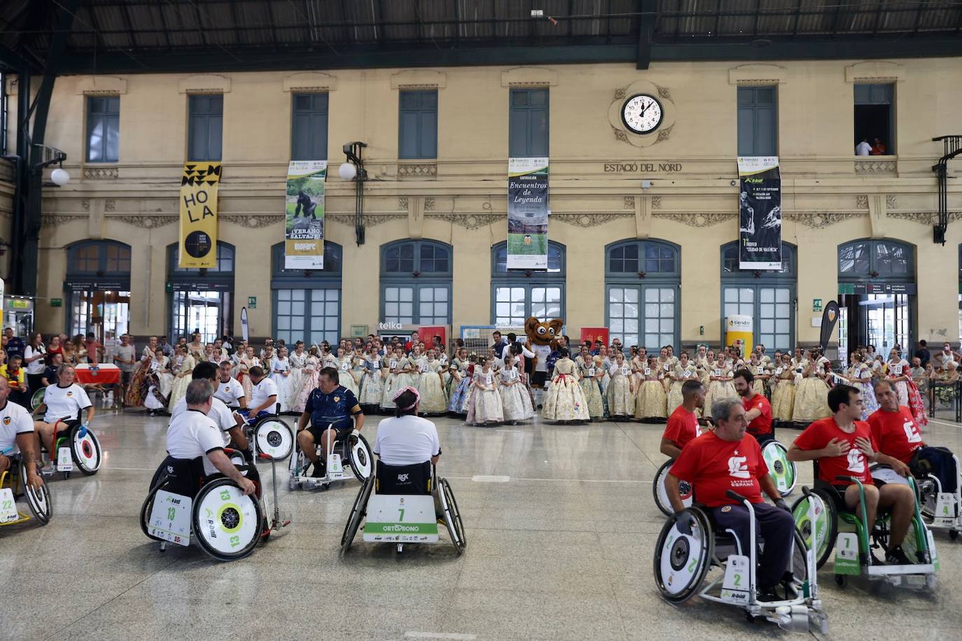 Fotos: Valencia ya busca a sus próximas falleras mayores infantiles en 2023