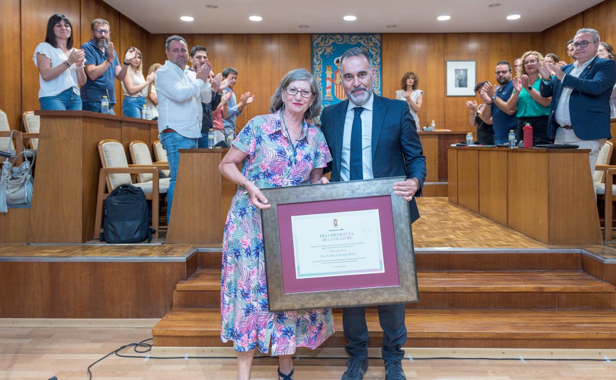 Acto en el Ayuntamiento de Ibi en el que se formalizó el nombramiento. 