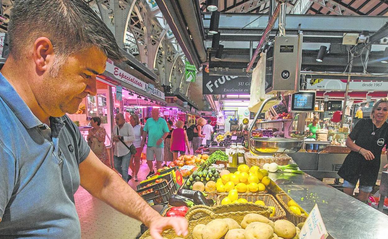 Un puesto de alimentación. 