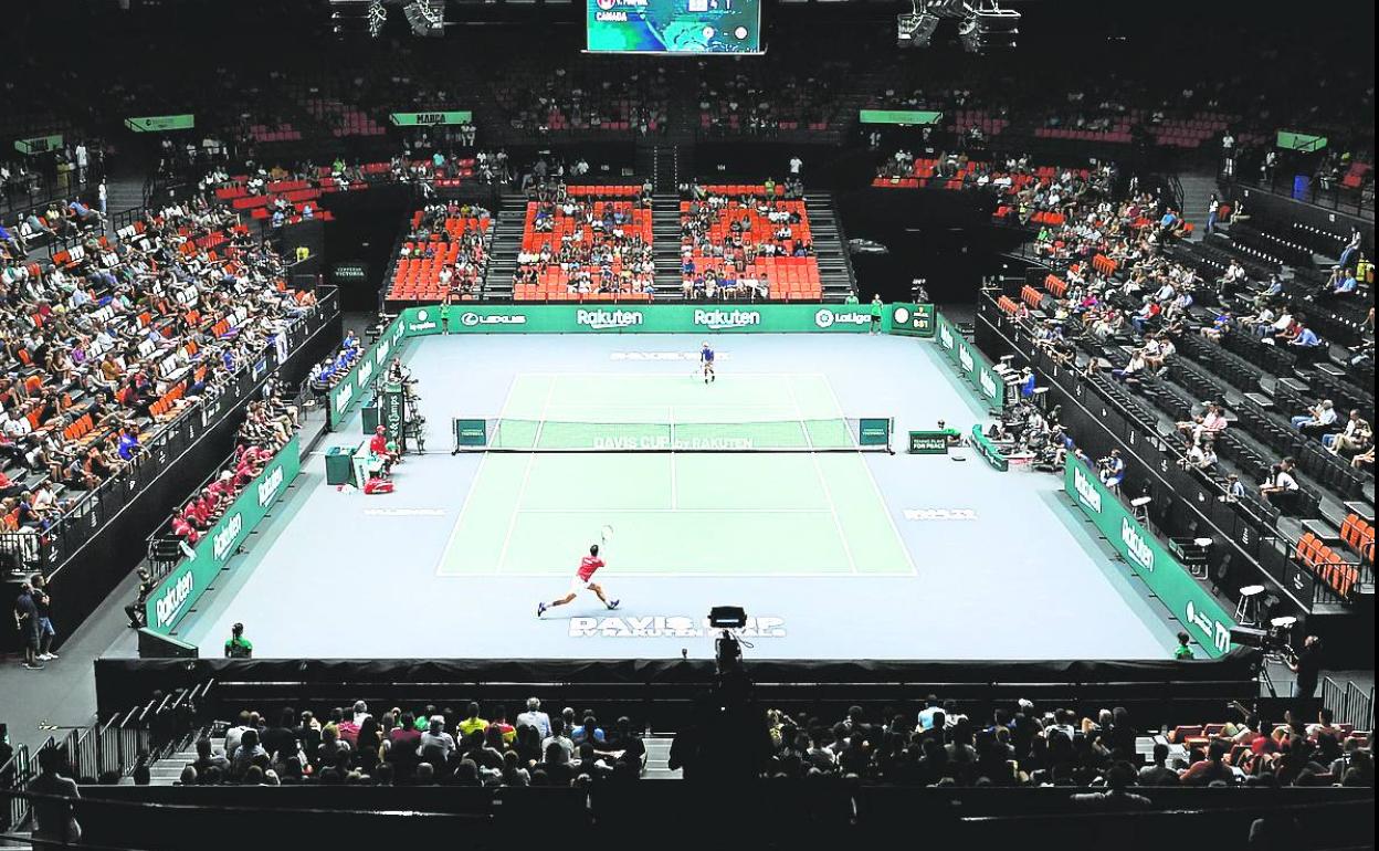 Vasek Pospisil (de rojo), contra el coreano Hong Seong Chan, este martes en la Fonteta. 