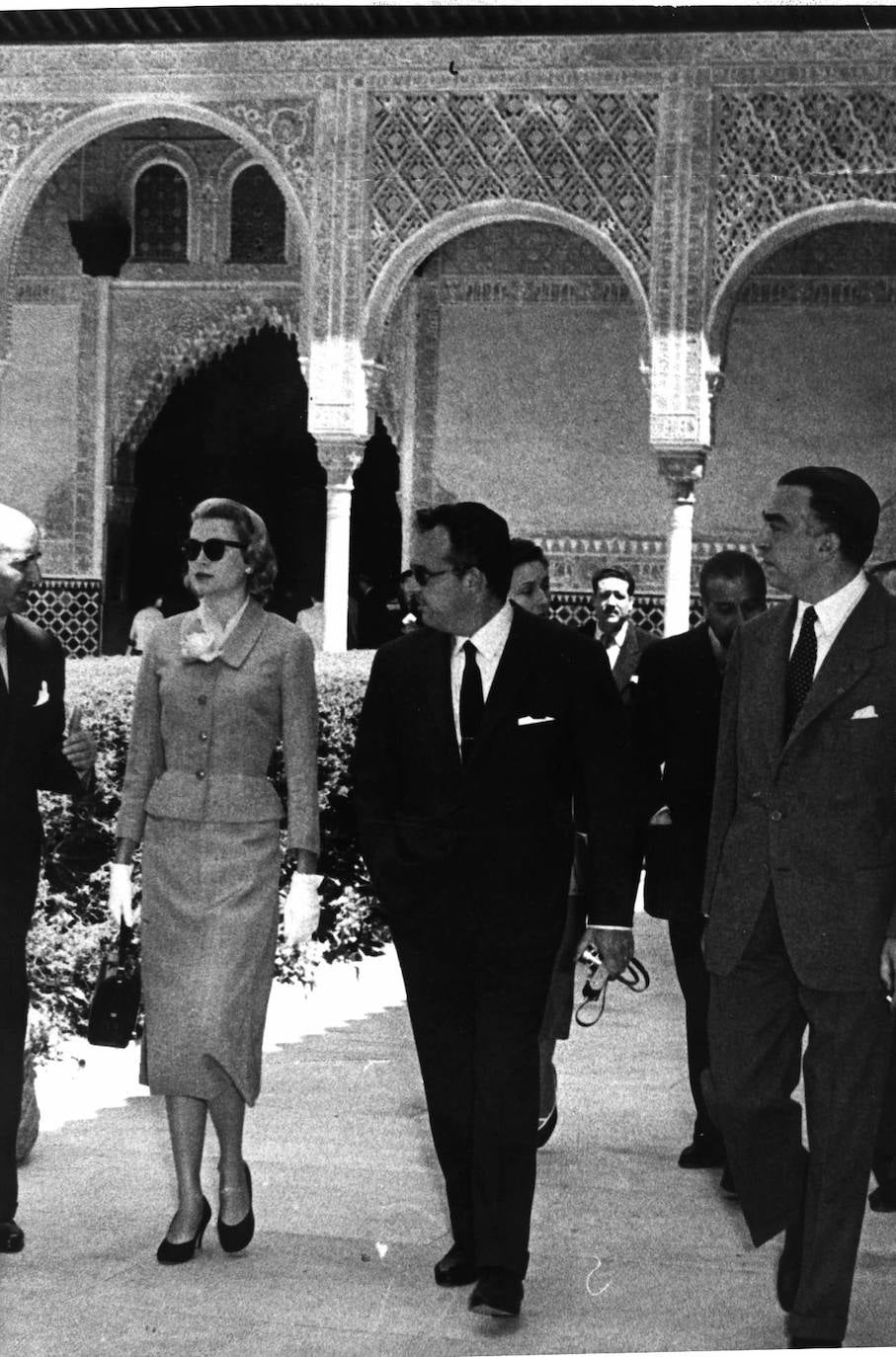 Grace Kelly visitando la Alhambra en 1956.