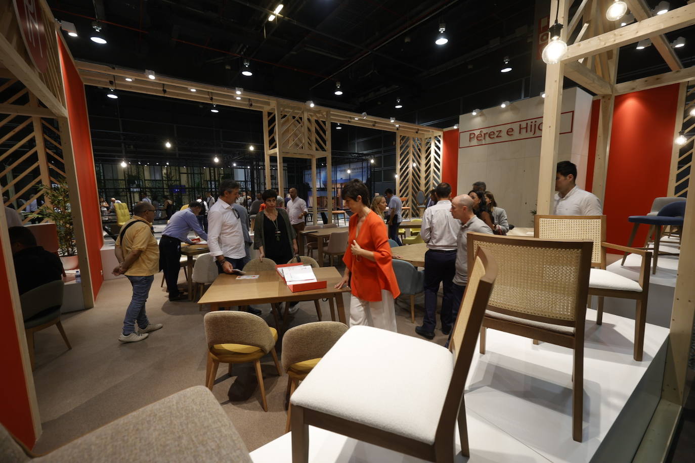 Valencia acoge una edición de récord con profesionales del mueble, iluminación y decoración. En Feria Valencia se dan cita hasta el 23 de septiembre un total 603 empresas y marcas expositoras.