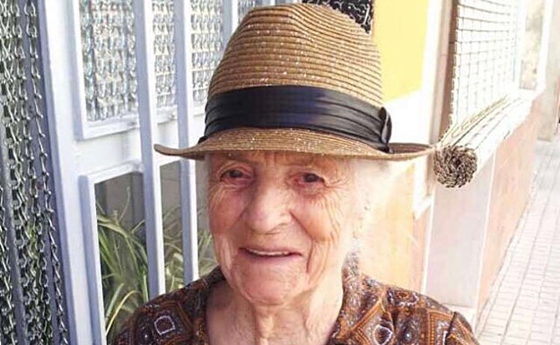 Imagen principal - Josefina era una de las vecinas más queridas de Benifaió. 