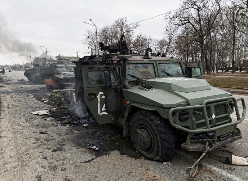 Blindados rusos destruidos por los ucranianos