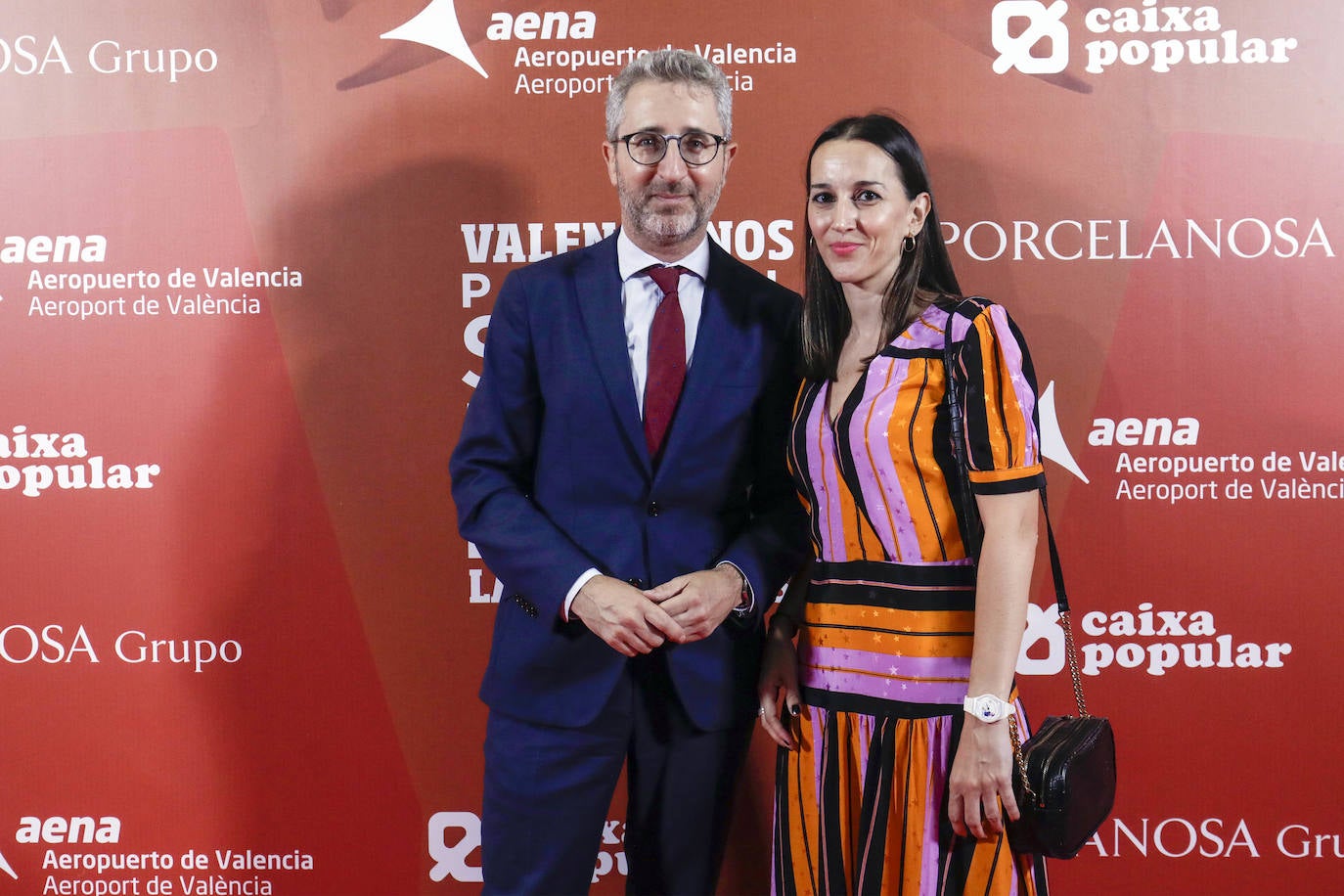 El conseller de Hacienda, Arcadi España, junto a la redactora de LAS PROVINCIAS Marta Hortelano.