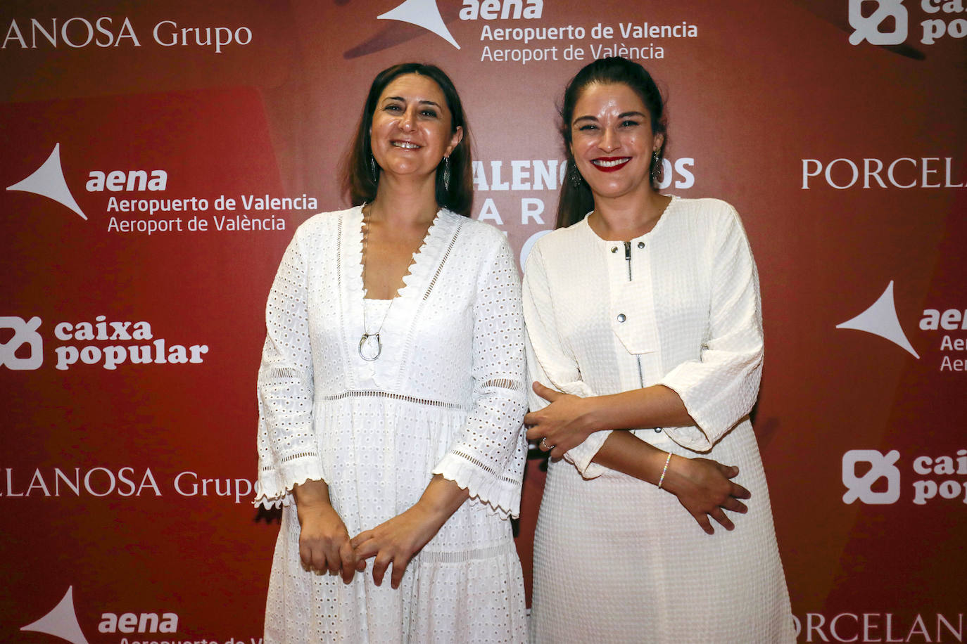 Las conselleras de Transparencia y de Agricultura, Rosa Pérez Garijo (i) y Mireia Mollà (d).