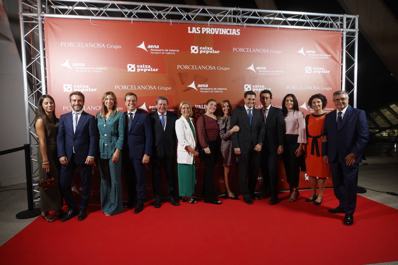 Foto de la familia Zarranz con Gonzalo Zarranz, en el extremo derecho de la imagen, presidente del consejo de administración de LAS PROVINCIAS.