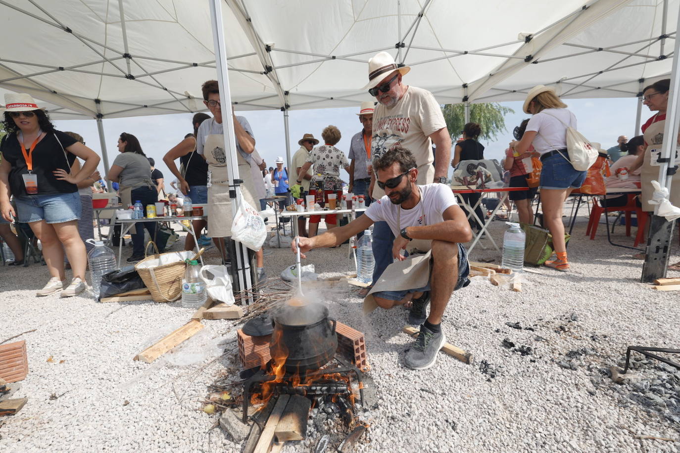 El concurso de allipebre de Catarroja cumple cincuenta años y bate récord con 150 familias o amigos participantes