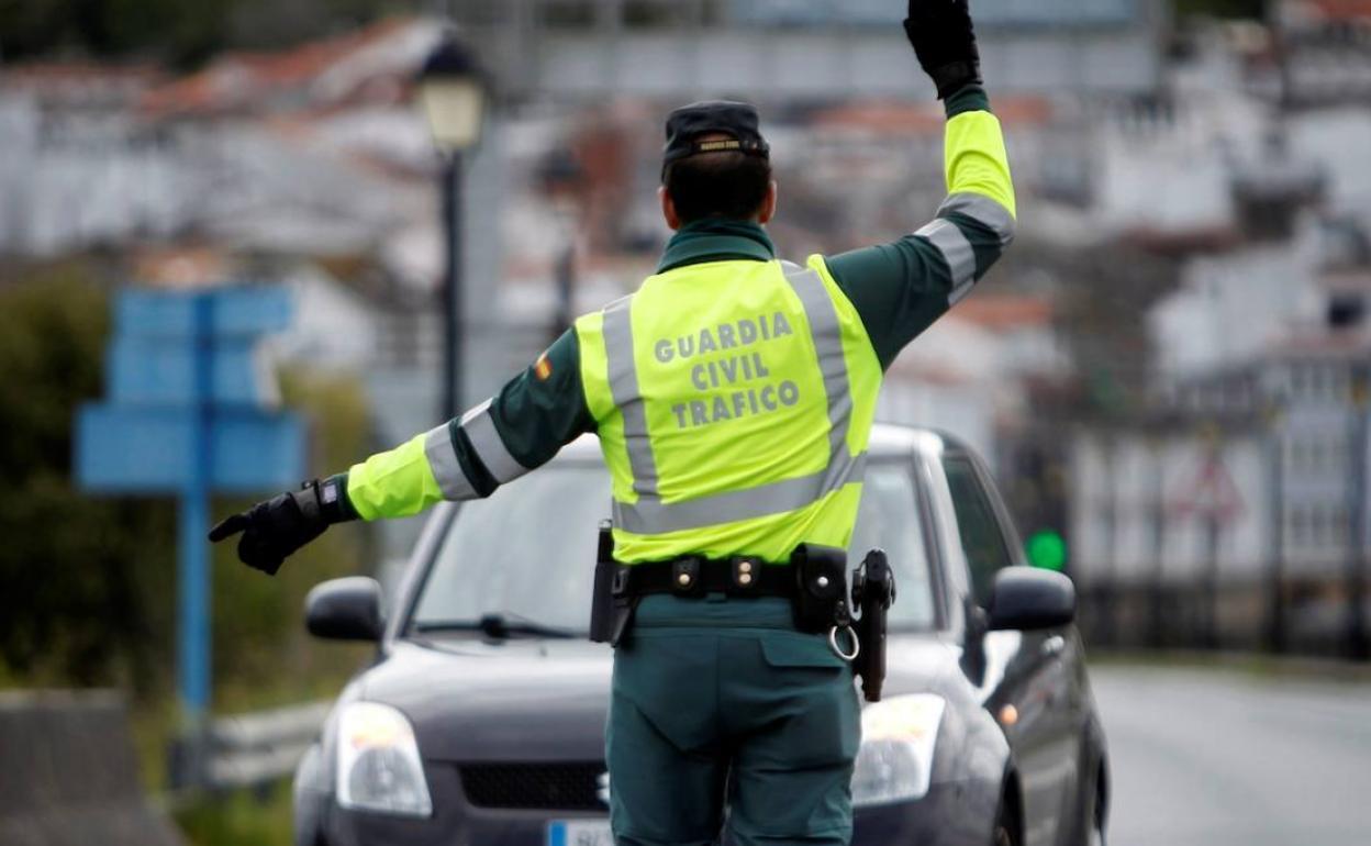 Control de la Guardia Civil de Tráfico.