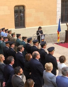 Imagen secundaria 2 - El comisario de Gandia destaca el papel de la mujer en el cuerpo y la lucha contra delitos económicos y la ciberdelincuencia