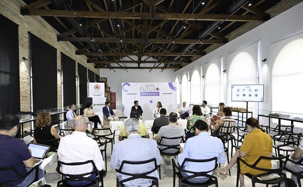 Detalle del debate organizado el pasado mes de julio en Ontinyent.