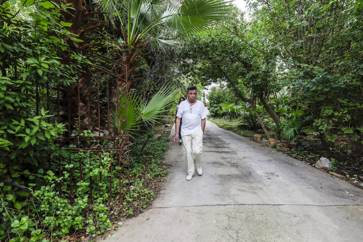 Fotos: Así está la casa de Francis Montesinos que han asaltado dos encapuchados