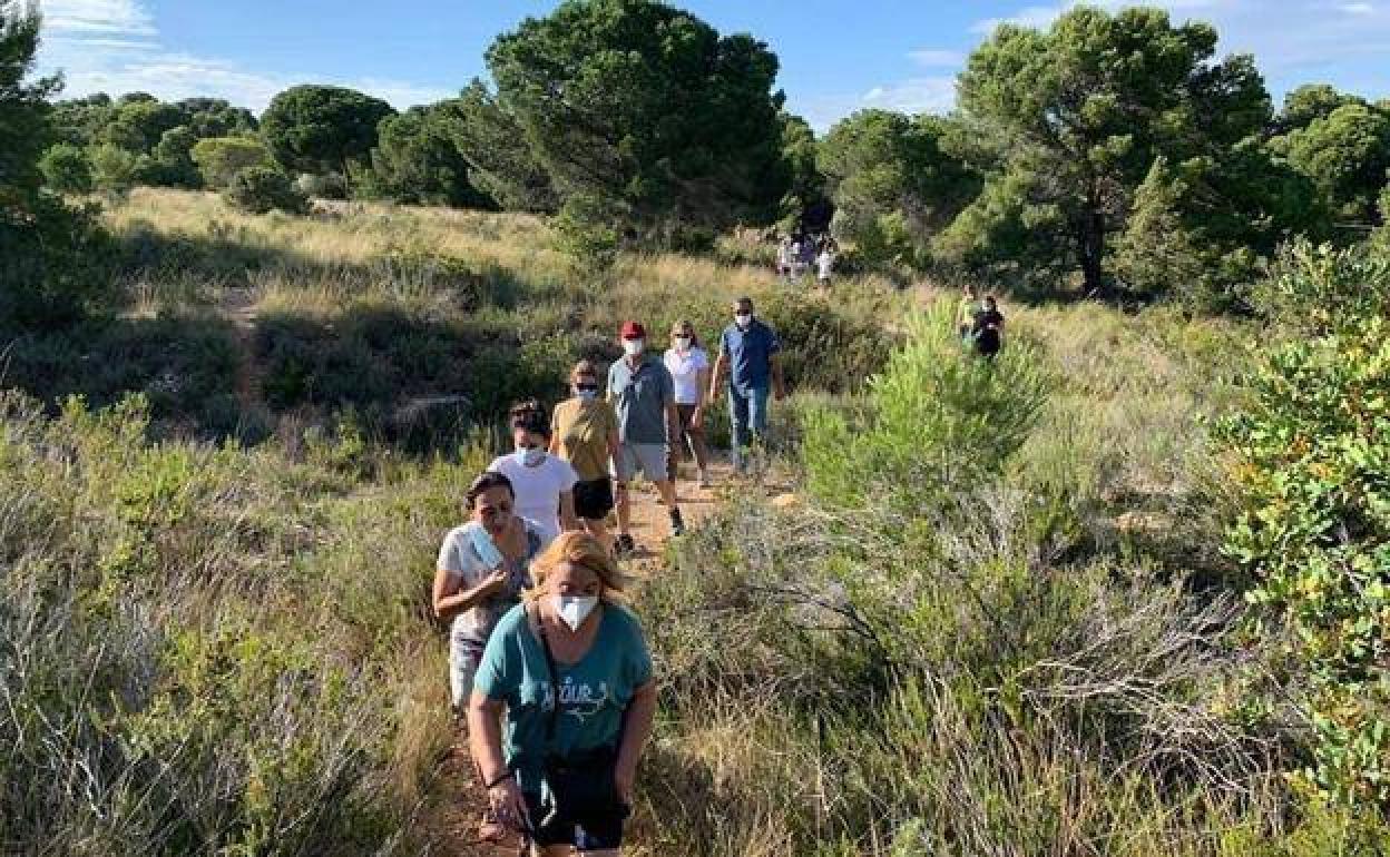 Una paseo reivindicativo  contra la urbanización de este sector. 