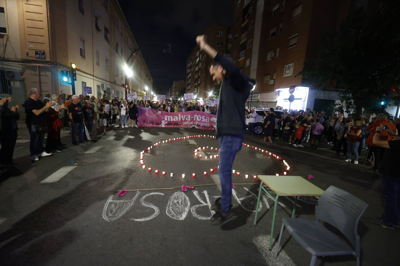 Fotos: Manifestación en La Malvarrosa contra la degradación del barrio